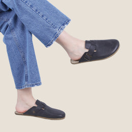 Grounding & Earthing Barefoot, Zero-Drop Crazy Leather Clogs for Women - Asphalt Black 15